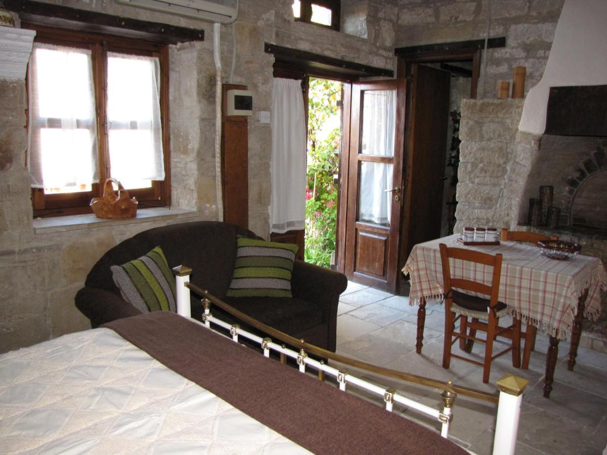 Vasilopoulos House Tochni Bagian luar foto